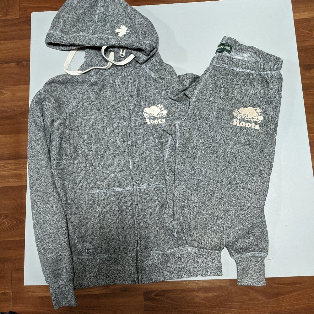 Roots set pair of zip up with sweatpants